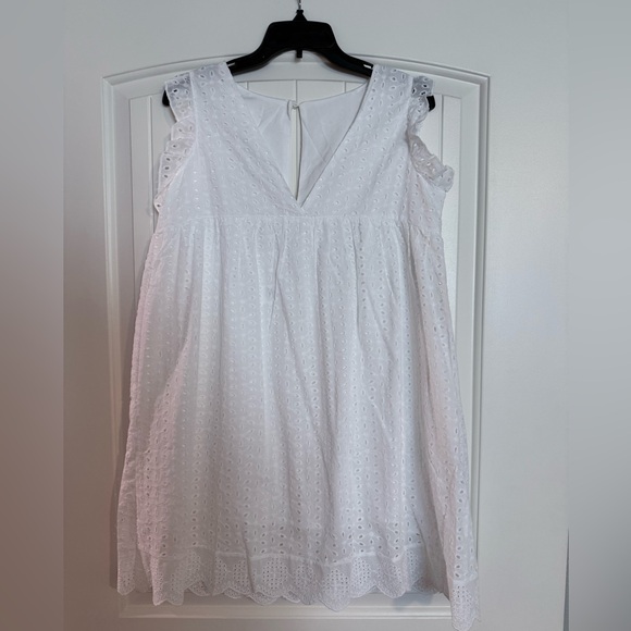 White Eyelet Sleeveless Romper - Size M - NWOT - Picture 1 of 3